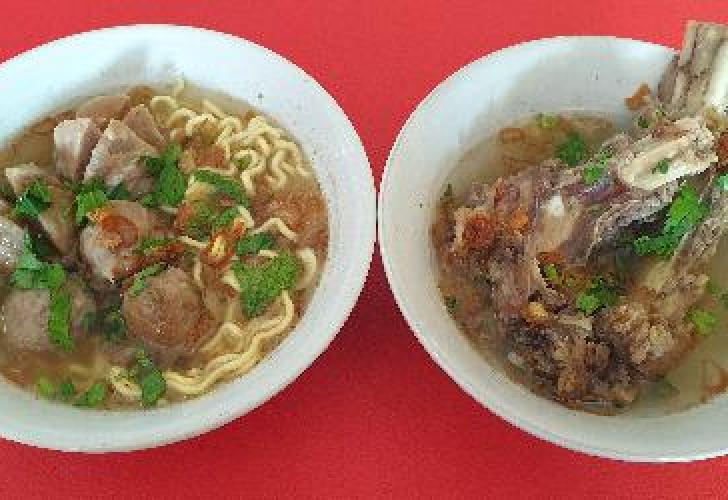 Bakso Murah Karya: Rasa yang Menggigit Hati di Tengger Cilacap