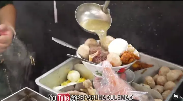Sop Gurame Mbak Lili: Rahasia Rasa yang Bikin Warga Cilacap Rela Antre