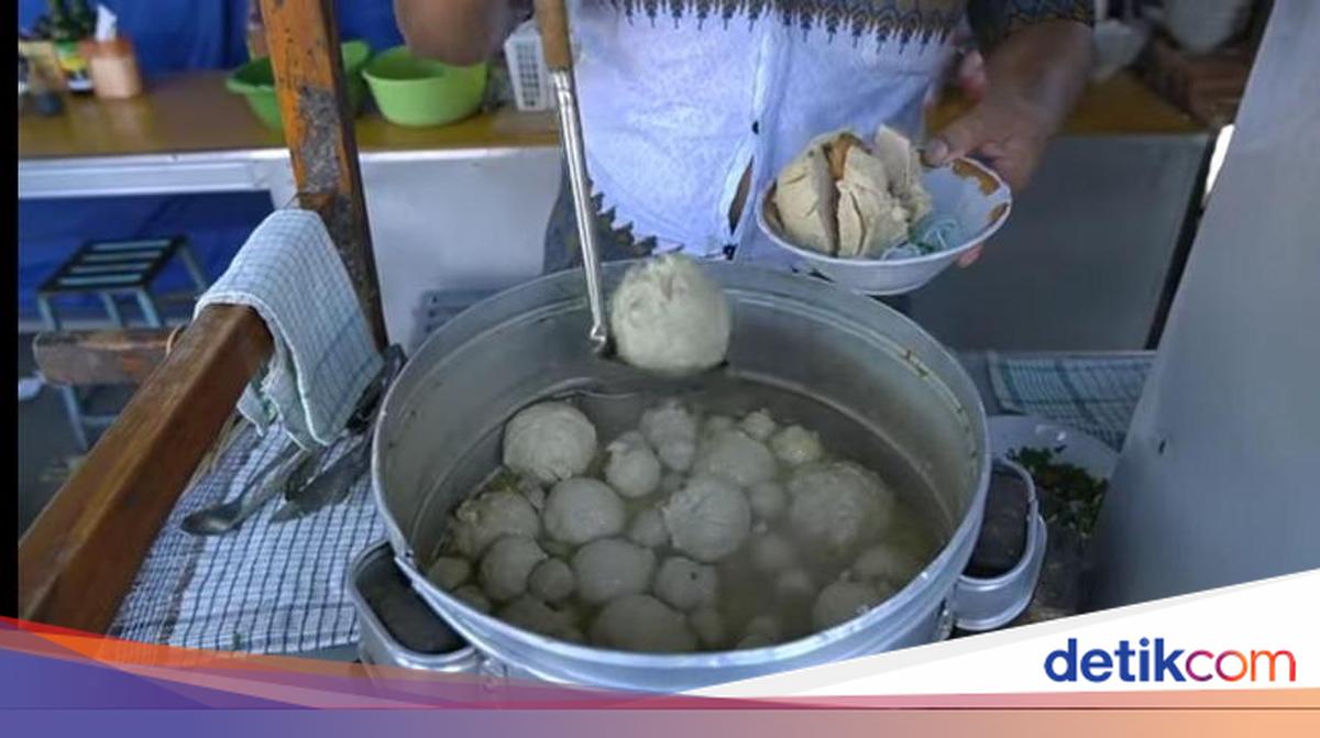 Bakso Murah Karya: Rasa yang Menggigit Hati di Tengger Cilacap